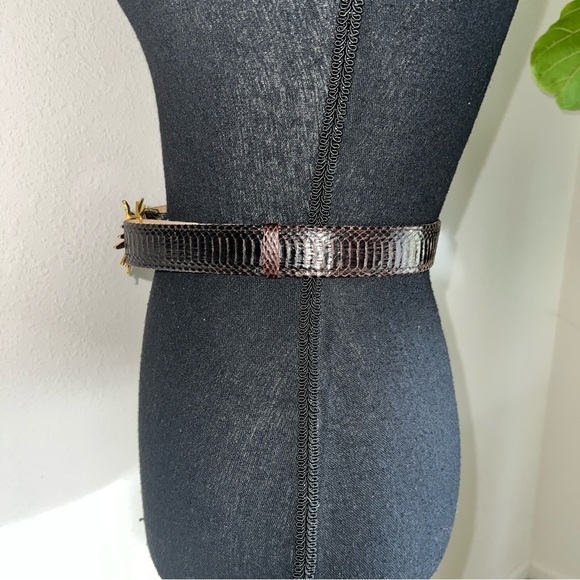 Vintage Women’s Gold Tone Leaves Buckle with Genuine Dark Brown Snake Skin Belt main image 14